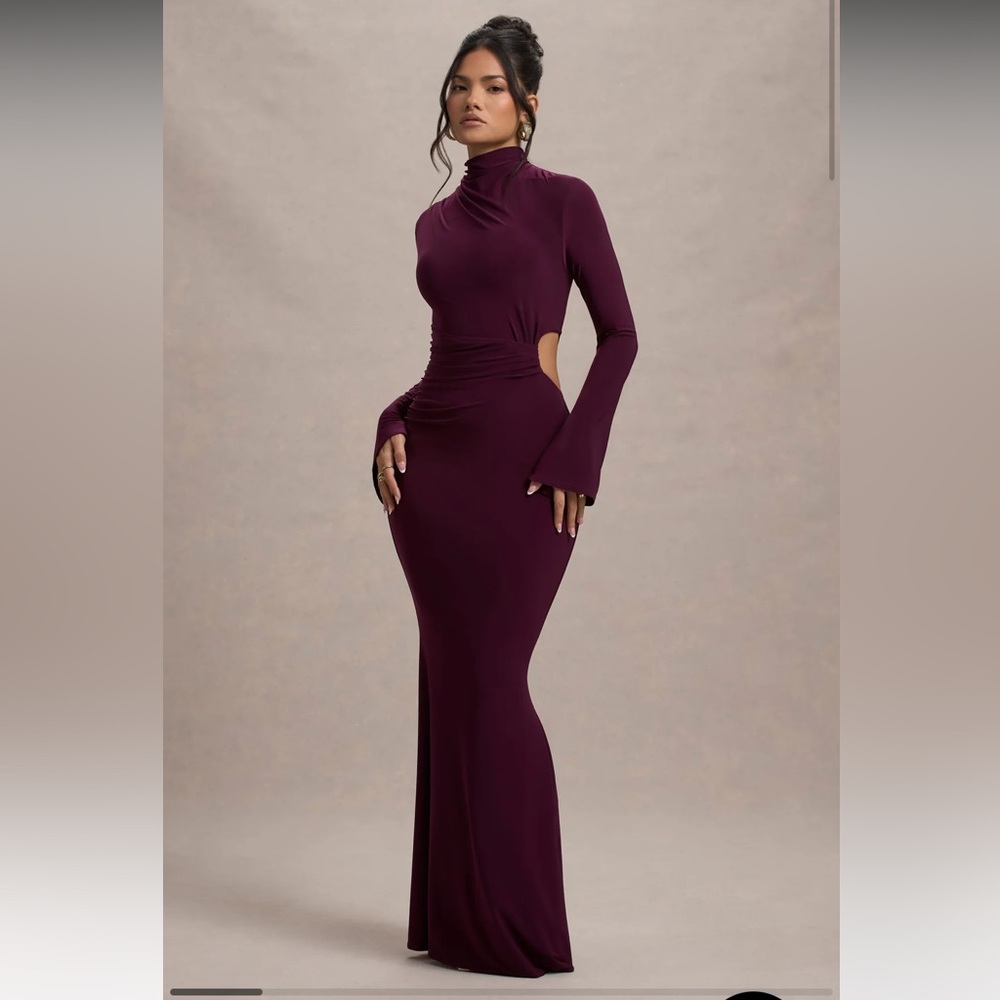 ANDERSON
Burgundy High-Neck Cut-Out Maxi Dress